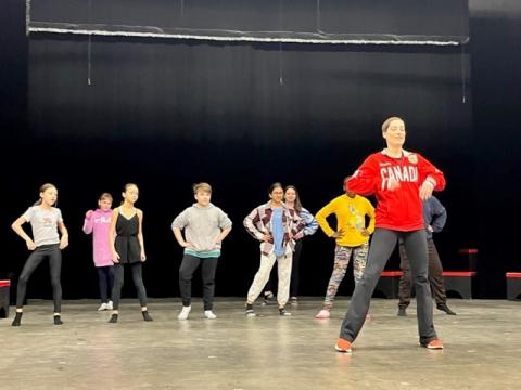 Katherine, the Amazing Race Canada Winner, stopped by a Dance Club practice. The Dance Club is currently run by a parent volunteer.